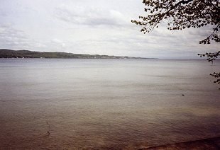 Wasser des Bodensee von der Insel Mainau