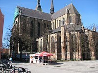 Gotische Kirche im Zentrum