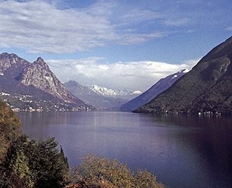 Luganer See mit seinen Bergen