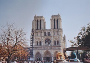 die berühmte Kirche Notre Dame de Paris