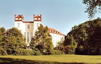 Das Schloss Lübbenau mit dem Schlosspark